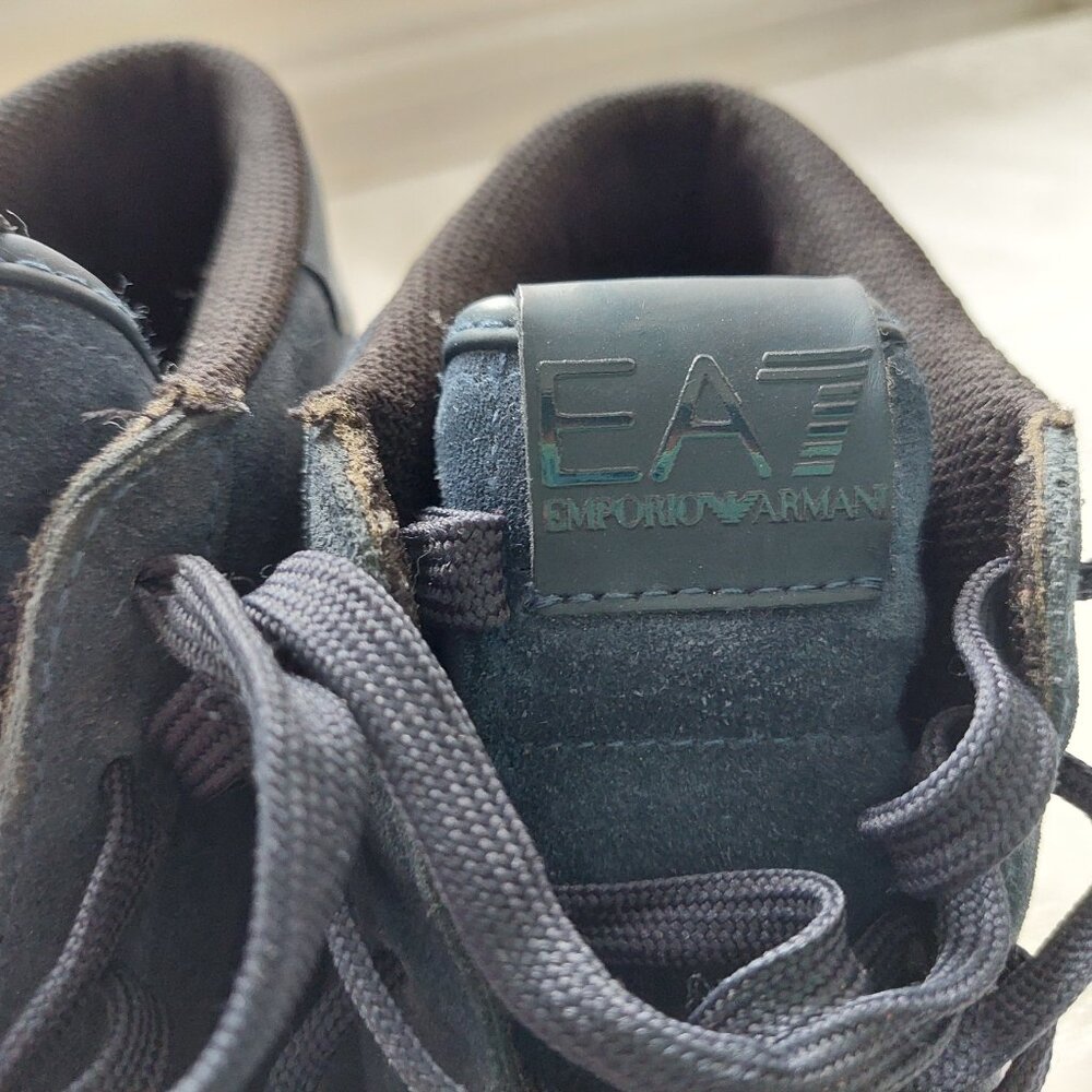 Emporio Armani EA7 Men's US10.5 high-top Trainer Sneakers Boots in Navy Suede - Picture 2 of 8